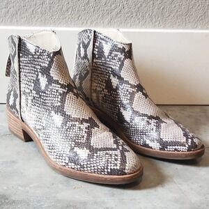 Dolce Vita Tavin Ankle Boots Women's Snake Print Block Heel Zip Up Size‎ 7.5M